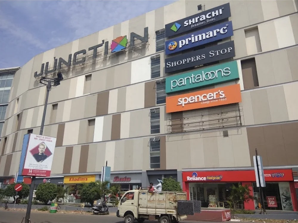 JUNCTION MALL
